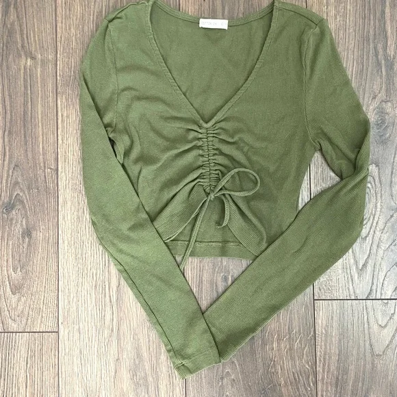 Bundle Women's Long Sleeve Crop Tops in Vibrant Colors - Picture 6 of 7